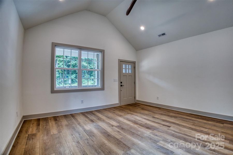 Spacious, unfurnished interior of a new home in , Fort Lawn (Image 28).