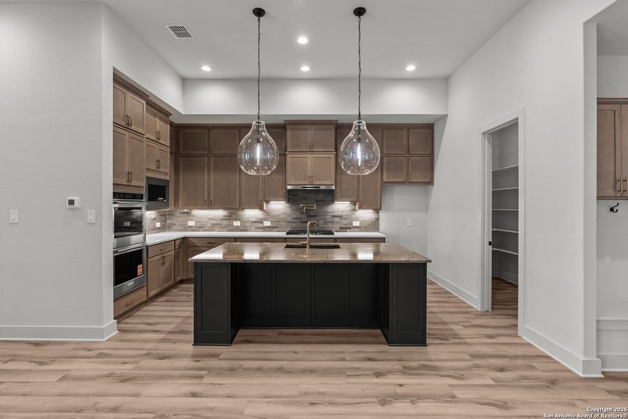 Furnished interior view inside a new home in Esperanza - 70', Boerne (Image 7). Furnished interior view inside a new home in Esperanza - 70', Boerne (Image 7).