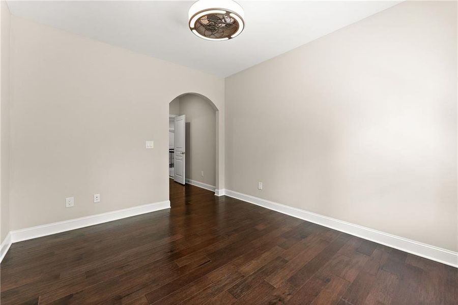 Spacious, unfurnished interior of a new home in , Gainesville (Image 51).