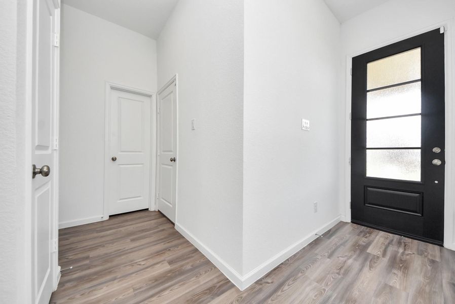 Spacious, unfurnished interior of a new home in Cross Creek Ranch, Fulshear (Image 21).