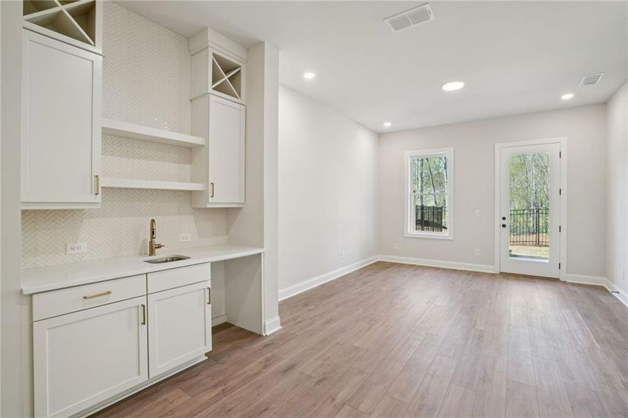 Image 46 of a home in Waterside Townhomes.
