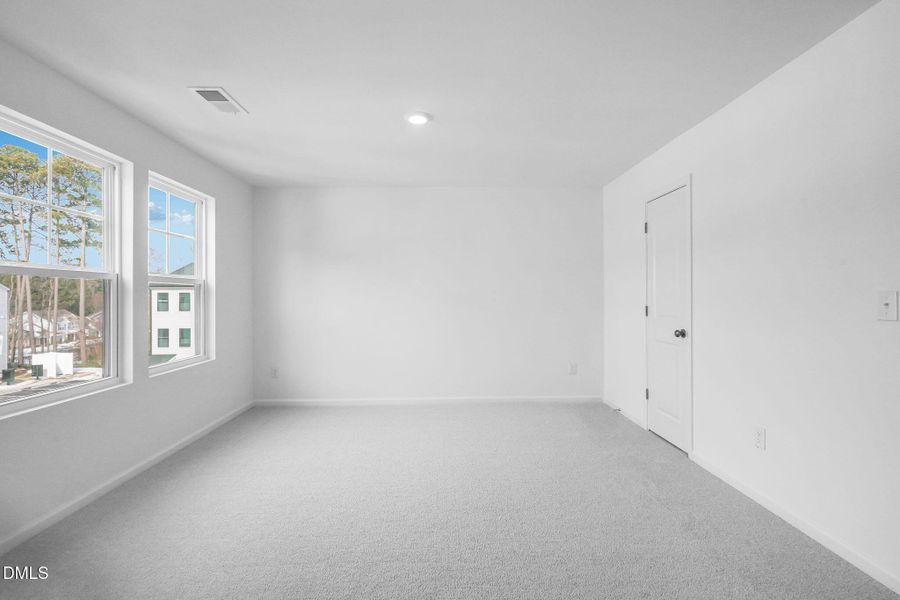 SUN_ElmGrove_Pic_Jackson_QMI_17_Bed3_1of