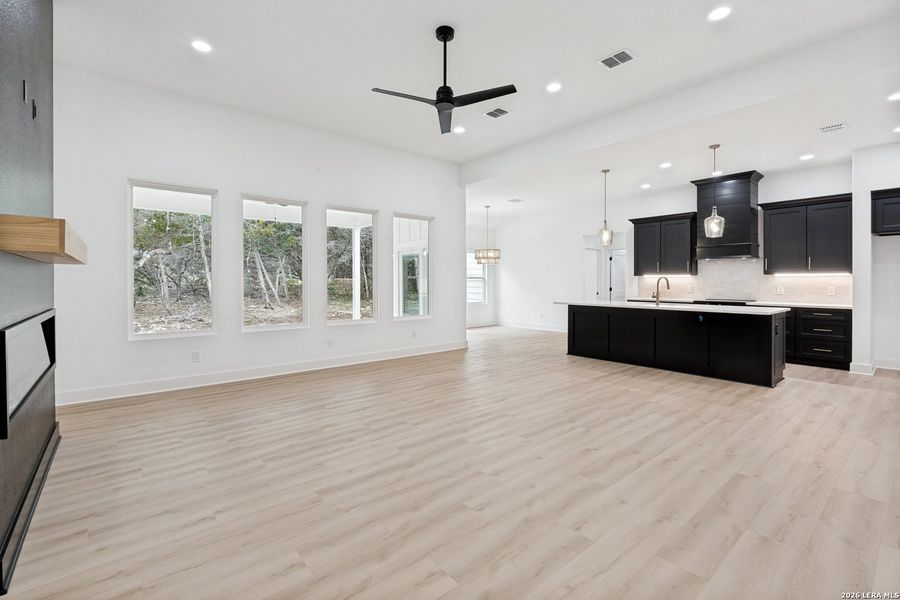 Spacious, unfurnished interior of a new home in , Boerne (Image 21).