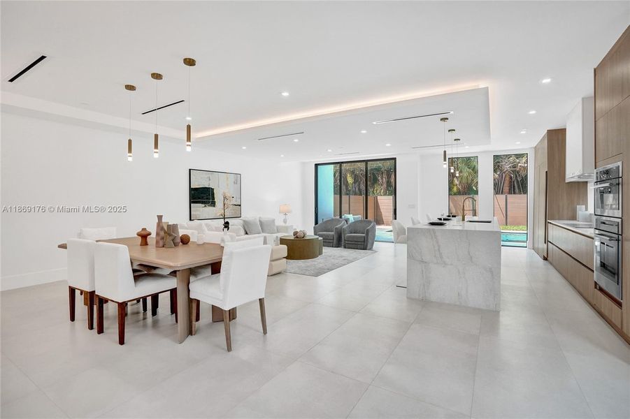 Furnished interior view inside a new home in , Fort Lauderdale (Image 61). Furnished interior view inside a new home in , Fort Lauderdale (Image 61).