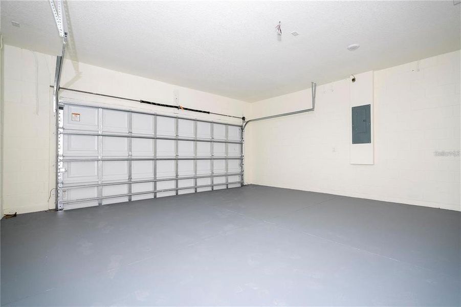 Spacious, unfurnished interior of a new home in , Apopka (Image 22).