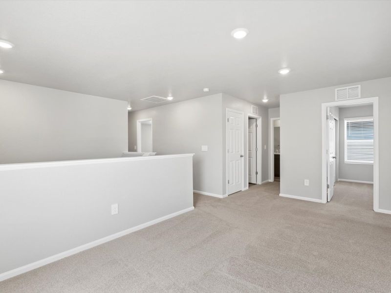 Spacious, unfurnished interior of a new home in Lake Bluff, Greeley (Image 7). Spacious, unfurnished interior of a new home in Lake Bluff, Greeley (Image 7).