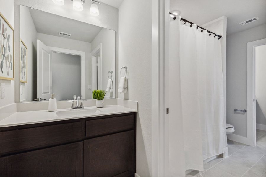 Furnished interior view inside a new home in Dove Hollow, Waxahachie (Image 26).
