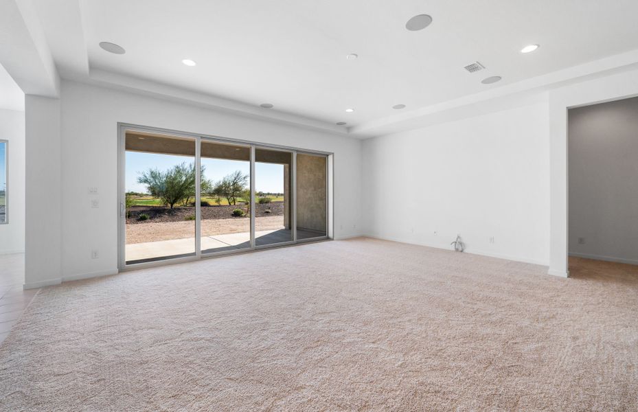 Spacious, unfurnished interior of a new home in Sun City Anthem at Merrill Ranch, Florence (Image 29).