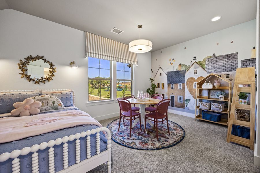 Representative furnished interior of a home built from the Lufkin by Windsor Homes in Oak Ridge Park, Corinth (Image 31).