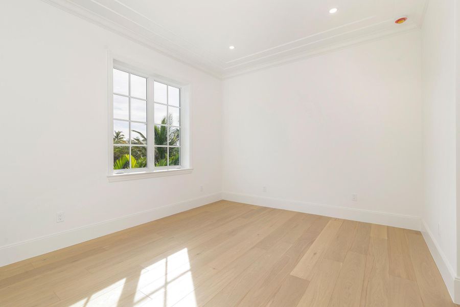 Spacious, unfurnished interior of a new home in , West Palm Beach (Image 44).