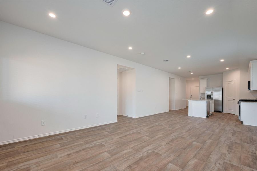 Spacious, unfurnished interior of a new home in Tamarron, Fulshear (Image 42). Spacious, unfurnished interior of a new home in Tamarron, Fulshear (Image 42).