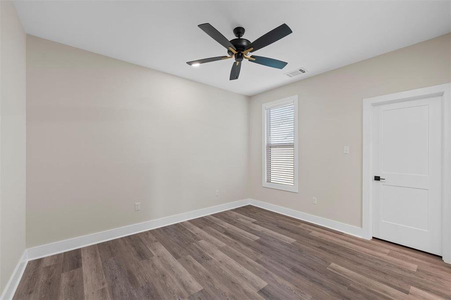 Spacious, unfurnished interior of a new home in , Waco (Image 27). Spacious, unfurnished interior of a new home in , Waco (Image 27).