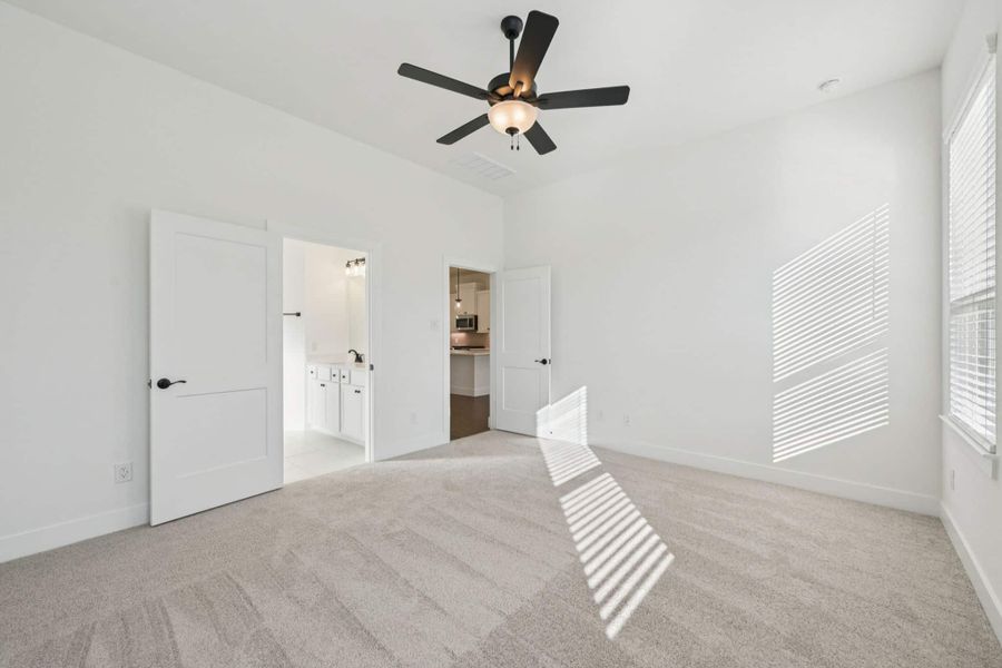 Spacious, unfurnished interior of a new home in The Woodlands Hills, Willis (Image 18).