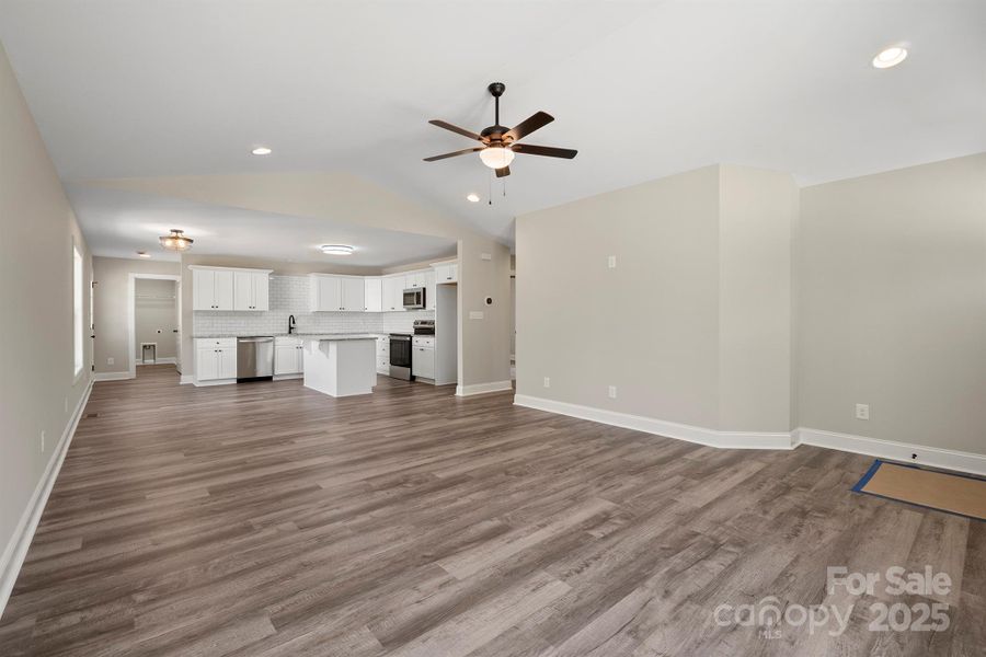 Living Room/Kitchen