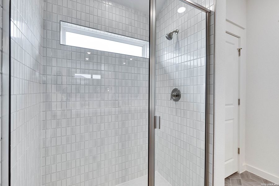 Close-up of interior finishes inside a home in Westridge, San Antonio (Image 19).