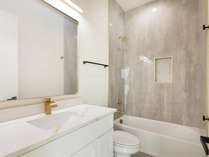 Furnished interior view inside a new home in , Dallas (Image 12).