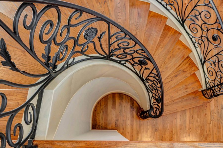 Close-up of interior finishes inside a home in , Bellaire (Image 22).