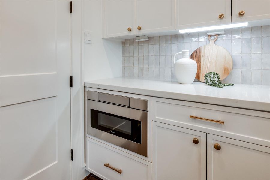 Close-up of interior finishes inside a home in , Houston (Image 19). Close-up of interior finishes inside a home in , Houston (Image 19).
