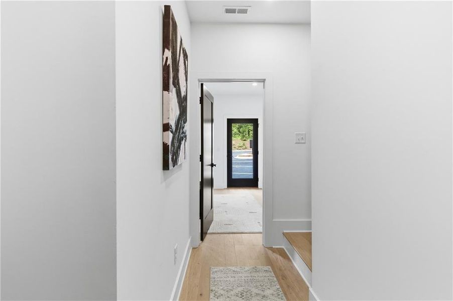 Spacious, unfurnished interior of a new home in , Atlanta (Image 25). Spacious, unfurnished interior of a new home in , Atlanta (Image 25).