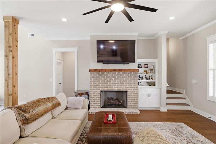 Furnished interior view inside a new home in , Jasper (Image 6).