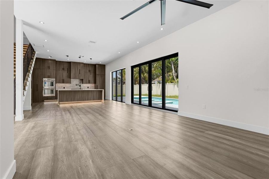 Spacious, unfurnished interior of a new home in , Sarasota (Image 66).