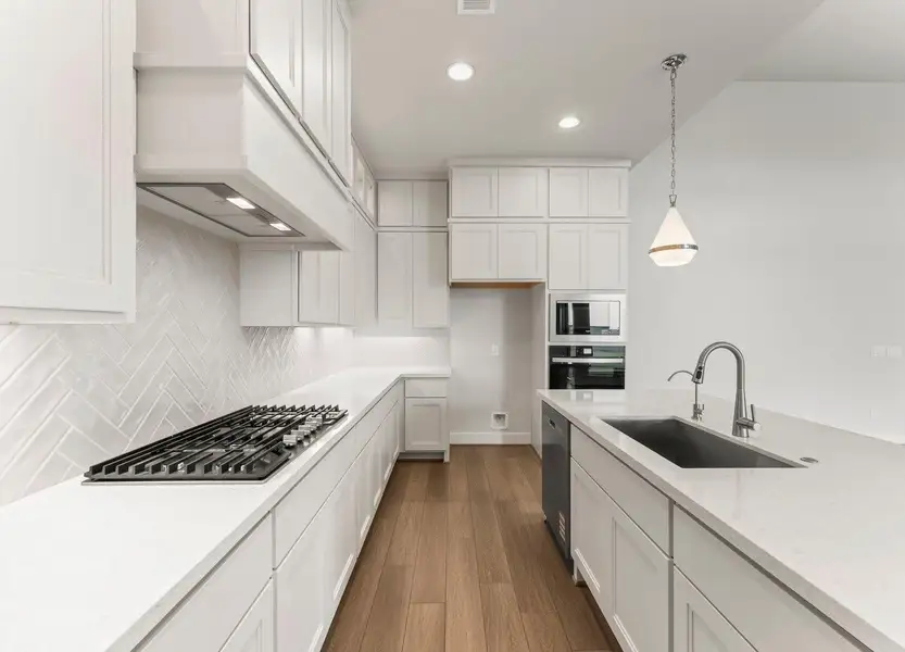 Great Storage and Counterspace with Gas Cooktop and Vent to Exterior Great Storage and Counterspace with Gas Cooktop and Vent to Exterior