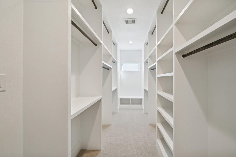 Spacious, unfurnished interior of a new home in West 21st Residences, Houston (Image 20).