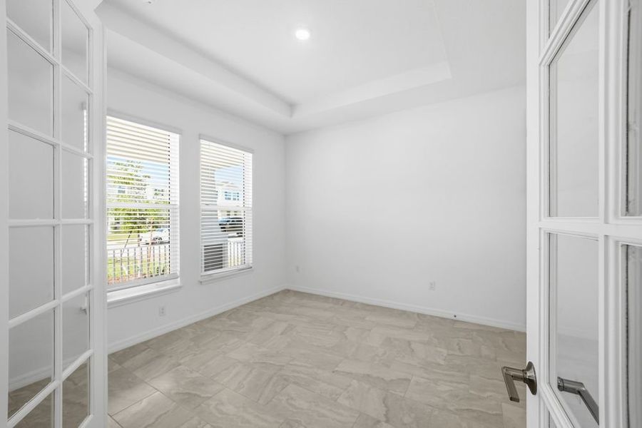 Spacious, unfurnished interior of a new home in Veranda Oaks, Port St. Lucie (Image 42). Spacious, unfurnished interior of a new home in Veranda Oaks, Port St. Lucie (Image 42).