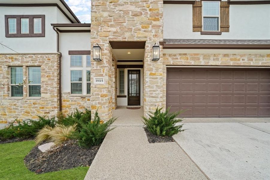 Image 4 of a home in Summit at Lake Travis.