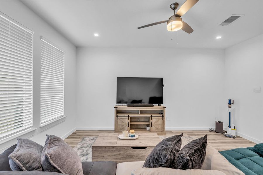 Furnished interior view inside a new home in City Gate North, Houston (Image 25). Furnished interior view inside a new home in City Gate North, Houston (Image 25).