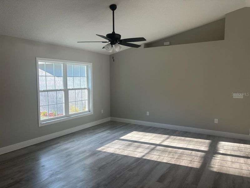 Spacious, unfurnished interior of a new home in , Dunnellon (Image 25).