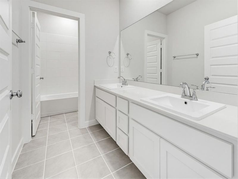 Furnished interior view inside a new home in Madero, Haslet (Image 10).