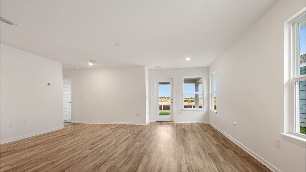 Spacious, unfurnished interior of a new home in Sunny Hills, Chipley (Image 17). Spacious, unfurnished interior of a new home in Sunny Hills, Chipley (Image 17).