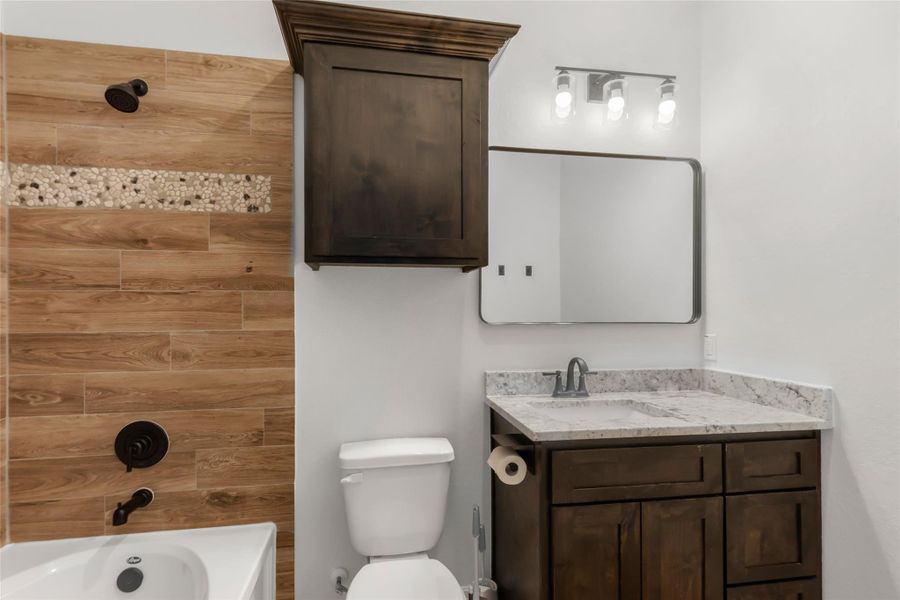 Furnished interior view inside a new home in , Anahuac (Image 9).