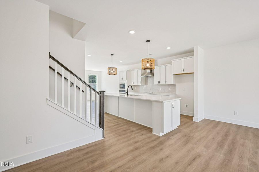 37-web-or-mls-Dunzo Dr-S1203-037