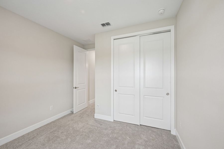 Spacious, unfurnished interior of a new home in Tiburon, Nokomis (Image 18).