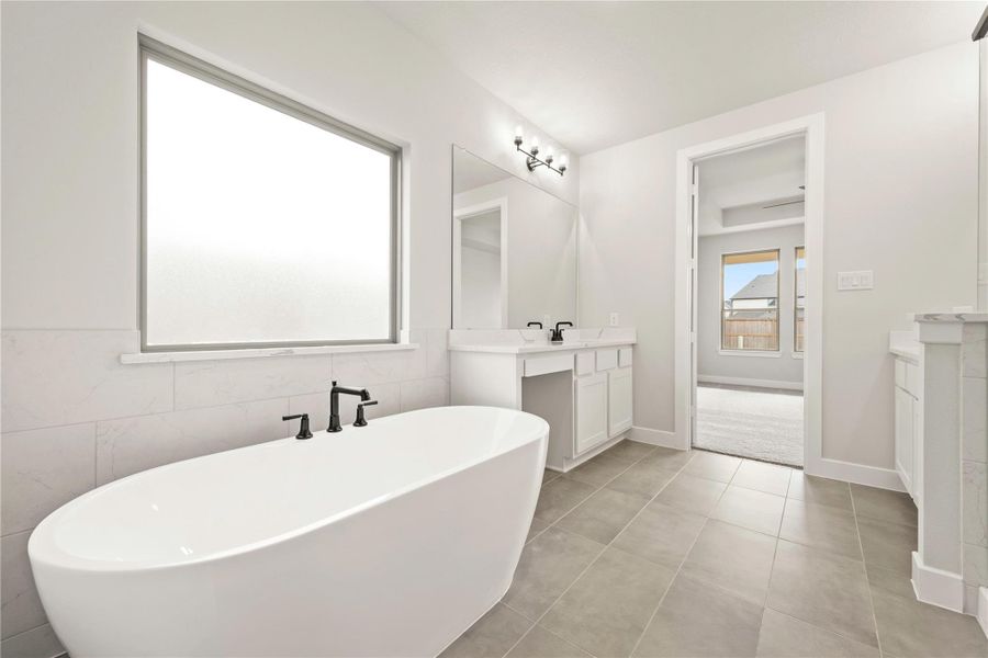 Furnished interior view inside a new home in Candela, Richmond (Image 4).