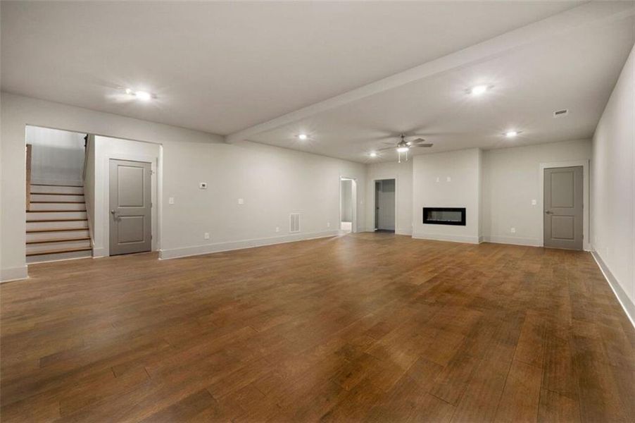 Spacious, unfurnished interior of a new home in SteepleChase, Hoschton (Image 32).