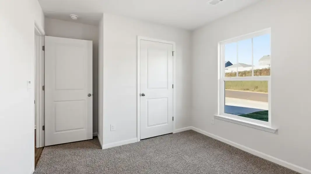 Spacious, unfurnished interior of a new home in Cedar Gap, Fountain Inn (Image 16).