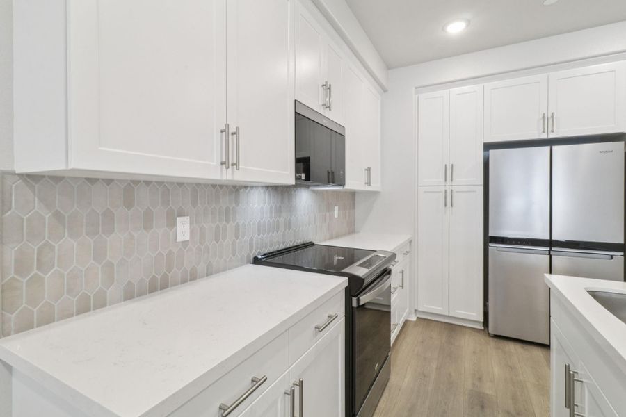 Photo is not of the actual home, but is an inspirational photo of builder’s model home and may depict options, furnishings, and/or decorator features that are not included Photo is not of the actual home, but is an inspirational photo of builder’s model home and may depict options, furnishings, and/or decorator features that are not included