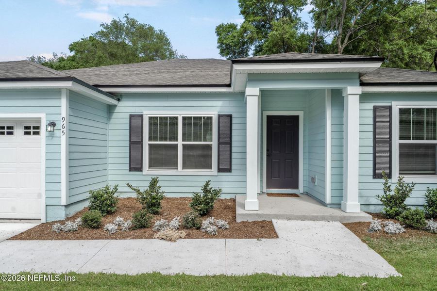 Exterior details and patio area of a home in , Jacksonville (Image 3).