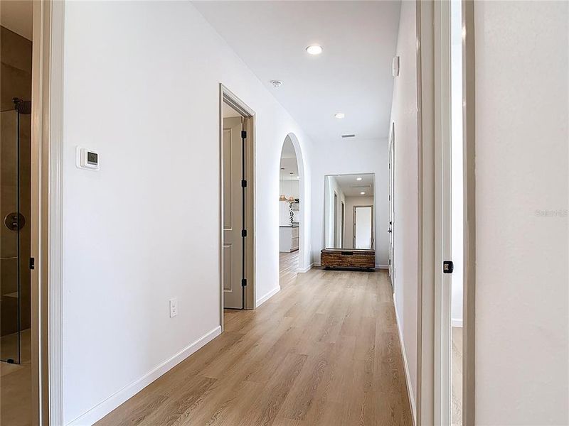 Spacious, unfurnished interior of a new home in , Port Charlotte (Image 19).