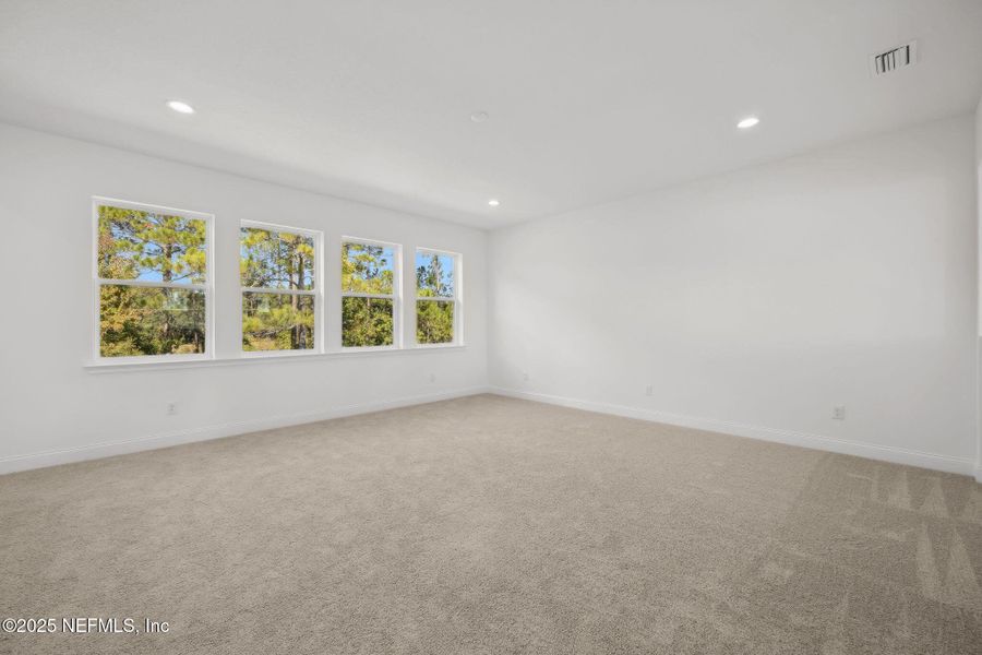 Spacious, unfurnished interior of a new home in Amelia National, Fernandina Beach (Image 23).