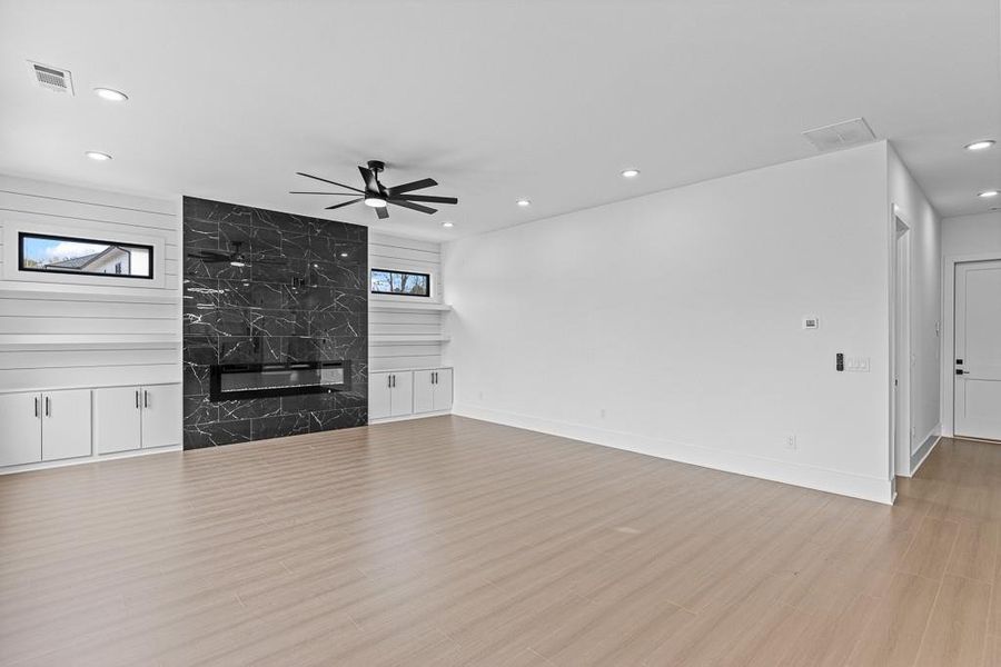 Spacious, unfurnished interior of a new home in , Jefferson (Image 22).