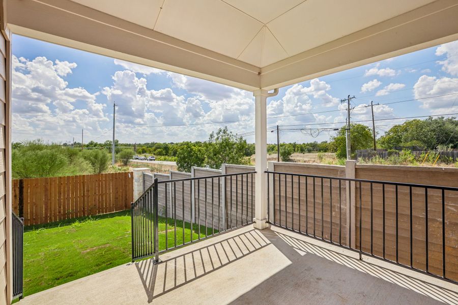 Exterior details and patio area of a home in Lisso, Pflugerville (Image 4).