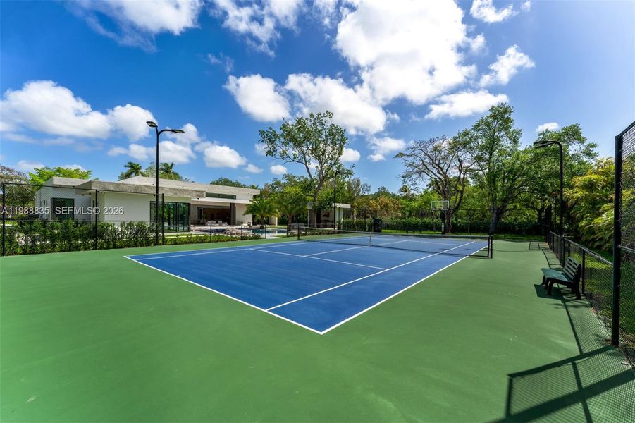 Community amenities in , Miami (Image 32).