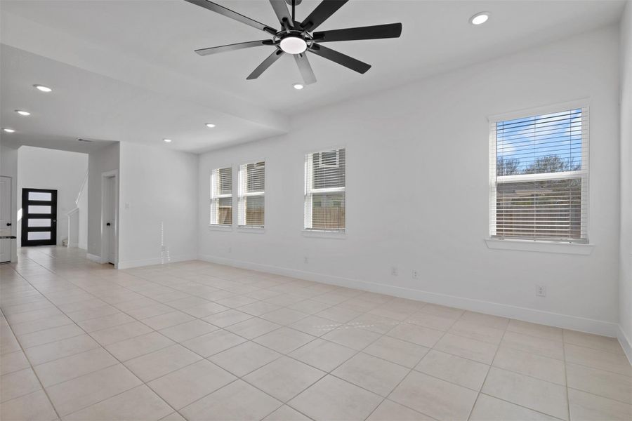 Spacious, unfurnished interior of a new home in Emory Glen, Magnolia (Image 14).