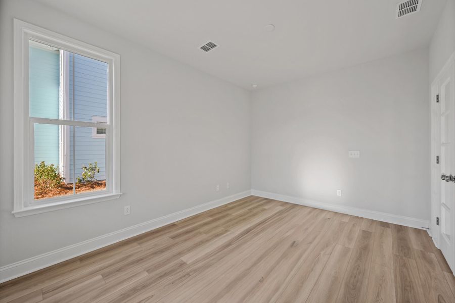Spacious, unfurnished interior of a new home in Nexton, Summerville (Image 35).