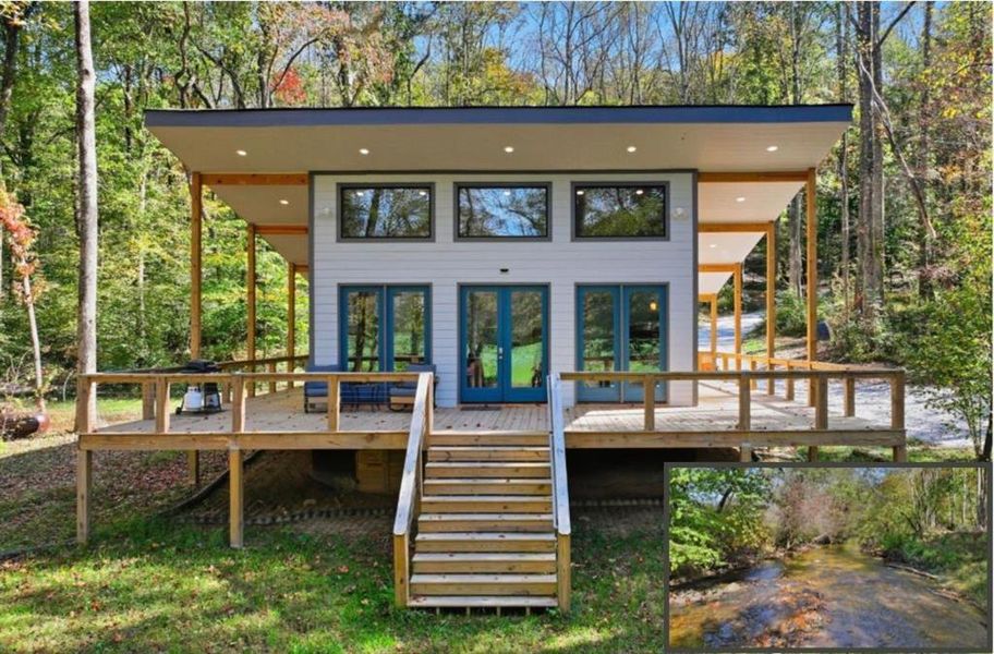 Exterior details and patio area of a home in , Ellijay (Image 20).