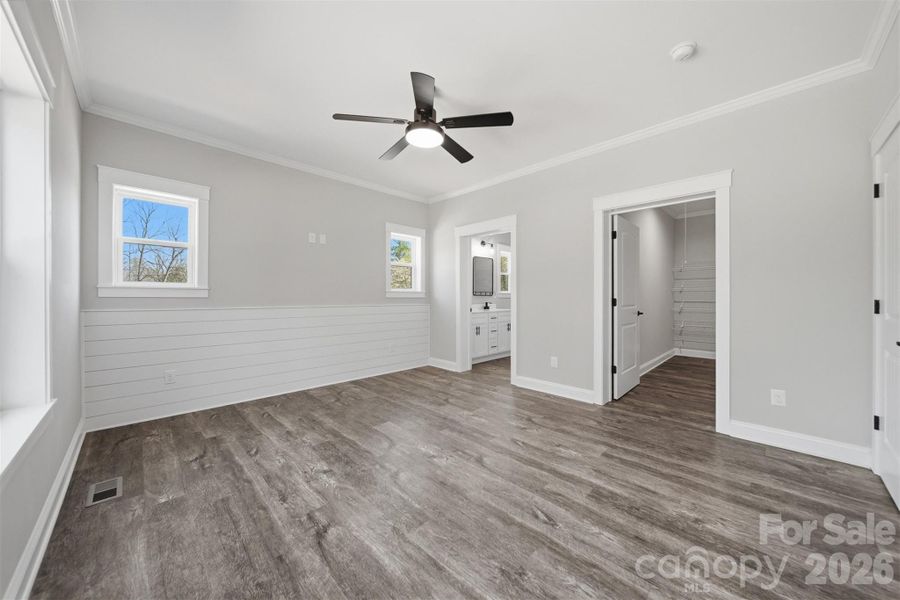 Spacious, unfurnished interior of a new home in , Lenoir (Image 24).